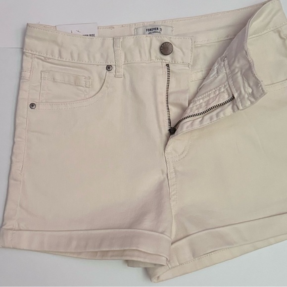 Forever 21 Size 27 Woven Skin Crean/Beige Short Shorts High Rise with Cuff - Picture 3 of 10